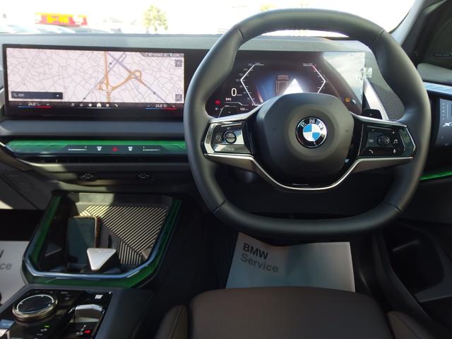 Ｘ３ ２０　ｘＤｒｉｖｅ　Ｘライン　パノラマガラスサンルーフ　ハーマンカードンサウンドシステム　２０ＡＷ　アイコニックグロ－　アダプディブヘッドライト　ハイビームアシスタント　ドライビング．パーキングアシスト　サンプロテクションガラス（34枚目）