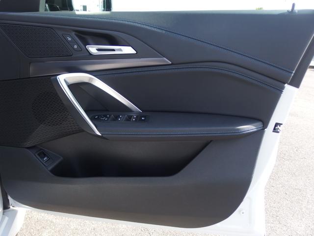 Ｘ１ ｘＤｒｉｖｅ　２０ｉ　Ｍスポーツ　ドライビングアシスト　パーキングアシスト　アダプディブヘッドライト　サンプロテクションガラス　ワイヤレスチャージング　ＵＳＢオーディオインターフェイス　オートマチックテールゲート　アンビエントライト（11枚目）