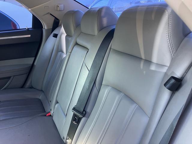 クライスラー・300C 3.5 ディーラー車 右ハンドル 電動レザーシート シートヒーター ナビ ETC 22インチアルミホイール マフラー(25枚目)