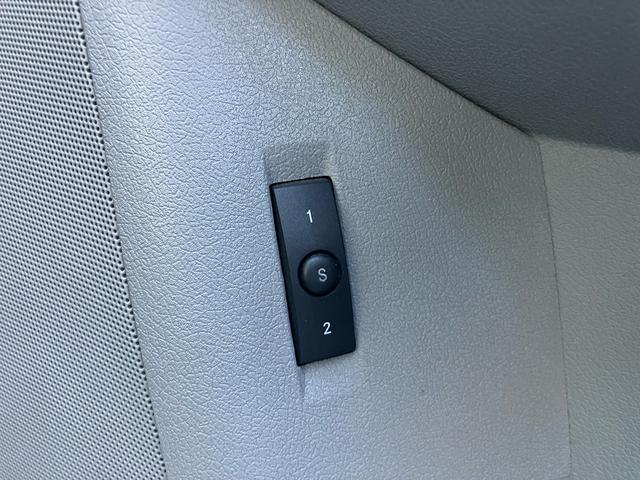 クライスラー・300C 3.5 ディーラー車 右ハンドル 電動レザーシート シートヒーター ナビ ETC 22インチアルミホイール マフラー(34枚目)