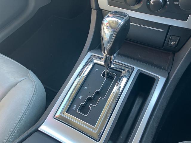 クライスラー・300C 3.5 ディーラー車 右ハンドル 電動レザーシート シートヒーター ナビ ETC 22インチアルミホイール マフラー(43枚目)