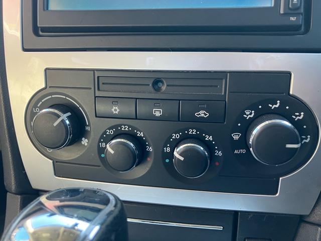 クライスラー・300C 3.5 ディーラー車 右ハンドル 電動レザーシート シートヒーター ナビ ETC 22インチアルミホイール マフラー(44枚目)