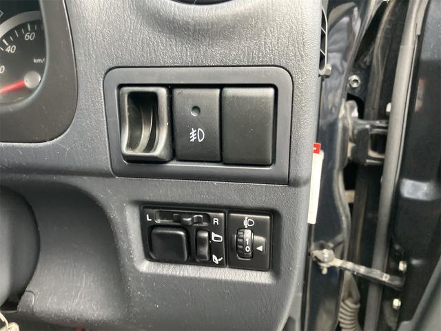 ジムニー クロスアドベンチャー 4WD 5速マニュアル リフトアップ CD/MD ETC シートヒーター キーレスエントリー 衝突安全ボディ 16インチアルミ ライトレベライザー ウインカー付き電動格納ドアミラー メッキグリル(37枚目)
