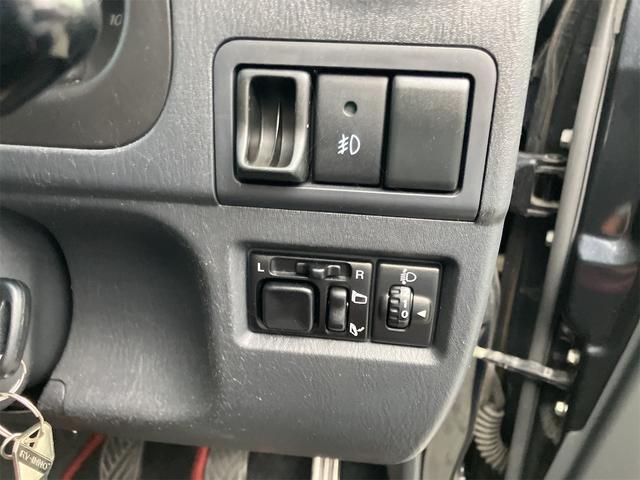ジムニー クロスアドベンチャー 4WD 5速マニュアル リフトアップ CD/MD ETC シートヒーター キーレスエントリー 衝突安全ボディ 16インチアルミ ライトレベライザー ウインカー付き電動格納ドアミラー メッキグリル(42枚目)