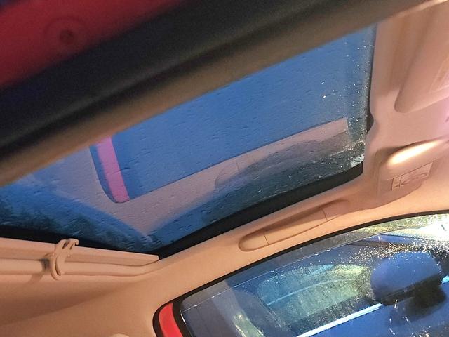 チンクチェント 500トロピカーレ ガラスルーフ 社外ナビゲーション 禁煙車 パーキングセンサー(8枚目)