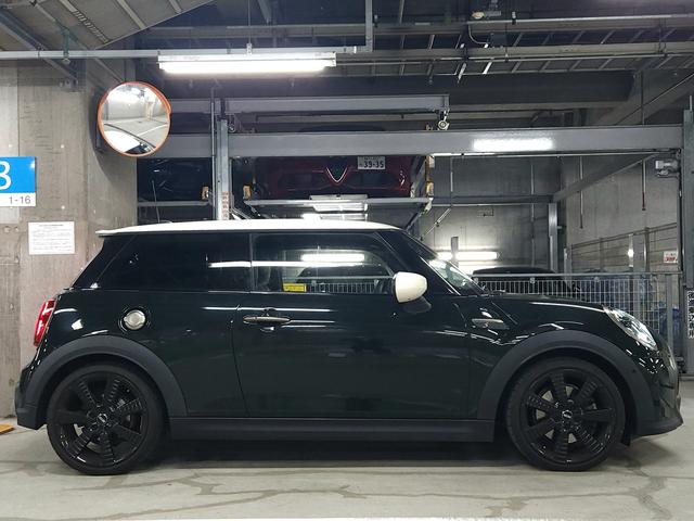 MINI クーパーS 3ドア レゾリュートED DCT シートヒーター 禁煙車 新車保証(4枚目)