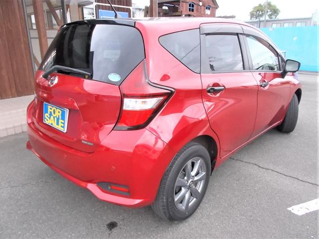 ノート X FOUR ブラックアロー 4WD ナビ フルセグTV バックカメラ 全周囲モニター ドライブレコーダー ETC プッシュスタート LEDヘッドライト オートエアコン 横滑り防止 純正アルミ 純正フロアマット(4枚目)