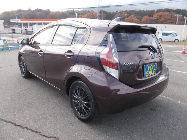 アクア Ｓ　ナビＴＶ　Ｂｌｕｅｔｏｏｔｈ接続　ＥＴＣ　レーンアシスト　衝突被害軽減ブレーキ　オートマチックハイビーム　キーレス　オートエアコン　アルミ　純正フロアマット　走行距離８．８万キロ　車検令和８年３月まで（3枚目）