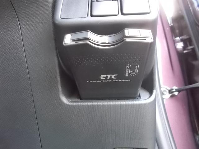 アクア Ｓ　ナビＴＶ　Ｂｌｕｅｔｏｏｔｈ接続　ＥＴＣ　レーンアシスト　衝突被害軽減ブレーキ　オートマチックハイビーム　キーレス　オートエアコン　アルミ　純正フロアマット　走行距離８．８万キロ　車検令和８年３月まで（11枚目）