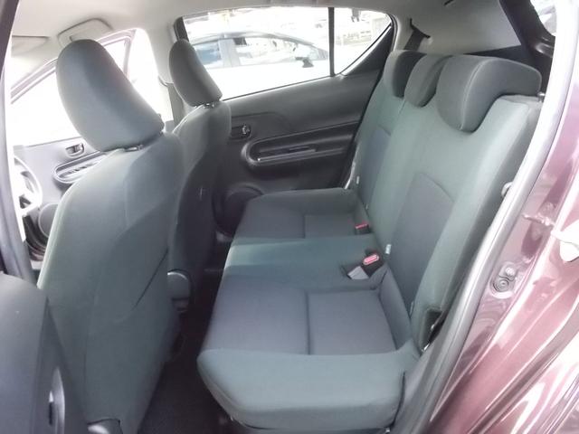 アクア Ｓ　ナビＴＶ　Ｂｌｕｅｔｏｏｔｈ接続　ＥＴＣ　レーンアシスト　衝突被害軽減ブレーキ　オートマチックハイビーム　キーレス　オートエアコン　アルミ　純正フロアマット　走行距離８．８万キロ　車検令和８年３月まで（14枚目）