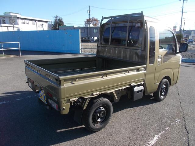ハイゼットトラック ジャンボＳＡＩＩＩｔ　４ＷＤ　５速ＭＴ　１オーナー　ナビ　リヤカメラ　ドライブレコーダー　プッシュスタート　ＥＴＣ　ＬＥＤヘッドライト　フォグランプ　横滑り防止　アイドリングストップ　クリアランスソナー　ＡＢＳ　電格ミラー（4枚目）