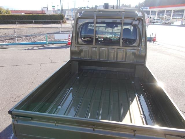 ハイゼットトラック ジャンボＳＡＩＩＩｔ　４ＷＤ　５速ＭＴ　１オーナー　ナビ　リヤカメラ　ドライブレコーダー　プッシュスタート　ＥＴＣ　ＬＥＤヘッドライト　フォグランプ　横滑り防止　アイドリングストップ　クリアランスソナー　ＡＢＳ　電格ミラー（5枚目）