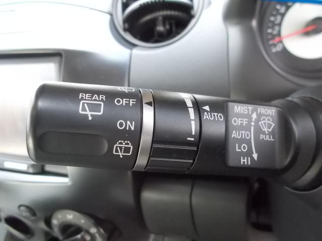 デミオ １３Ｃ　４ＷＤ　ナビ　ワンセグＴＶ　ＥＴＣ　キーレス　オートライト　ライトレベライザー　ＡＢＳ　運転席・助手席エアバッグ　エアコン　パワステ　パワーウィンドウ　電動格納ドアミラー　純正フロアマット（12枚目）