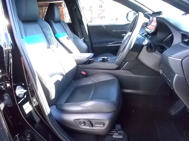 ハリアー Z レザーパッケージ 4WD ナビ フルセグTV バックカメラ エアロ 電動シート 革シート シートヒーター クルーズコントロール ETC プッシュスタート LEDヘッドライト 電動リアゲート 純正アルミ 純正フロアマット(5枚目)