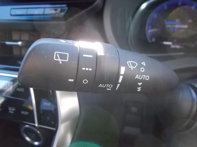 ハリアー Z レザーパッケージ 4WD ナビ フルセグTV バックカメラ エアロ 電動シート 革シート シートヒーター クルーズコントロール ETC プッシュスタート LEDヘッドライト 電動リアゲート 純正アルミ 純正フロアマット(17枚目)