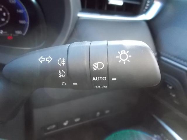 ハリアー Z レザーパッケージ 4WD ナビ フルセグTV バックカメラ エアロ 電動シート 革シート シートヒーター クルーズコントロール ETC プッシュスタート LEDヘッドライト 電動リアゲート 純正アルミ 純正フロアマット(18枚目)