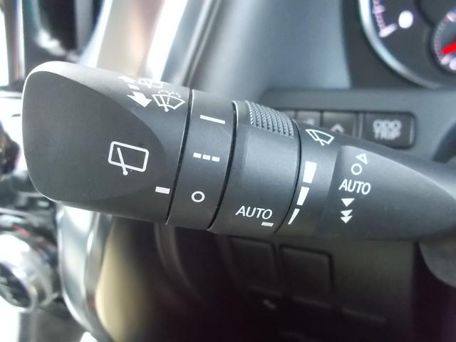 ヴェルファイア ２．５Ｚ　Ｇエディション　４ＷＤ　７人乗　両側電動スライド　ナビＴＶ　バックカメラ　全方位カメラ　パワーシート　電動リアゲート　クルーズコントロール　ＥＴＣ　プッシュスタート　アイドリングストップ　純正アルミ　純正フロアマット（21枚目）