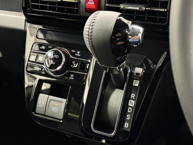 タント カスタムＲＳ　カーナビ　全方位カメラ　ドラレコ　ＣＶＴ　シートヒーター　ターボエンジン　両側電動スライドドア　オートライト　オートエアコン　ＬＥＤヘッドランプ　ＬＥＤフォグランプ（12枚目）