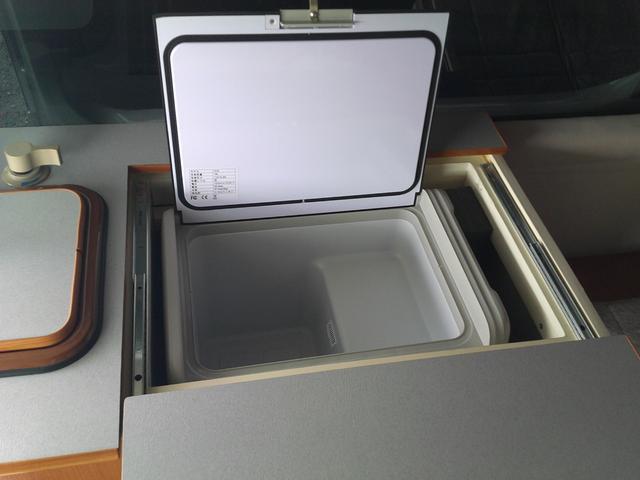 ハイエースワゴン キャンピングカー　昇降ベッド　後期フェイス　ＬＥＤヘッドライト　冷蔵庫　電子レンジ　２２００Ｗインバーター　シンク　ＦＦヒーター（27枚目）