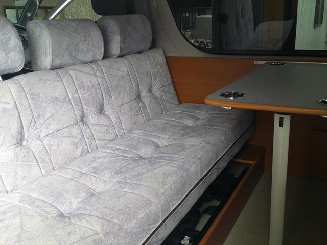 ハイエースワゴン キャンピングカー　昇降ベッド　後期フェイス　ＬＥＤヘッドライト　冷蔵庫　電子レンジ　２２００Ｗインバーター　シンク　ＦＦヒーター（30枚目）