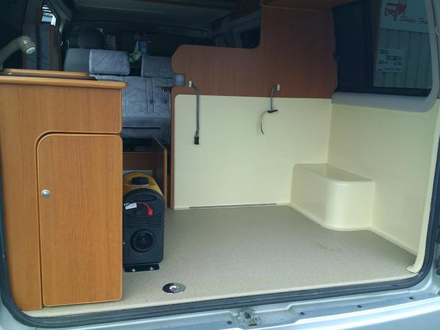 ハイエースワゴン キャンピングカー　昇降ベッド　後期フェイス　ＬＥＤヘッドライト　冷蔵庫　電子レンジ　２２００Ｗインバーター　シンク　ＦＦヒーター（37枚目）