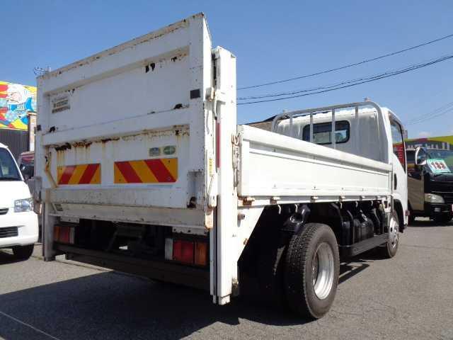 エルフトラック 　平ボディパワーゲート付車　最大積載３．０００ｋｇ　５速ＭＴ（4枚目）