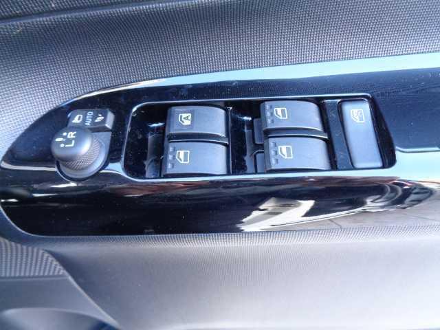 ムーヴキャンバス Ｇブラックインテリアリミテッド　ＳＡＩＩＩ　４ＷＤ　プッシュスタート　両側パワースライドドア　アイドリングストップ　衝突被害軽減ブレーキ　ＬＥＤヘッドライト　ＥＴＣ（12枚目）