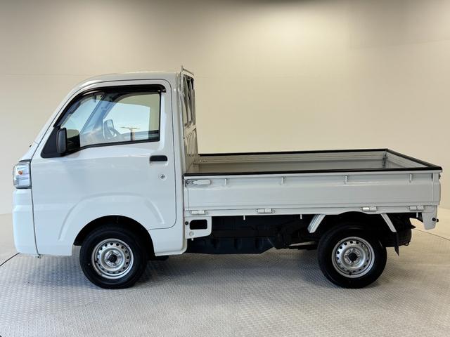 当社の営業時間は全店舗9:30〜18:00となっております。毎週火曜日と第2・3水曜日が定休日です。