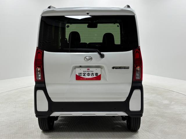タント ファンクロスターボ　ディスプレイオーディオ　バックカメラ　　シートヒーター　ターボエンジン　クルーズコントロール　両側電動スライドドア　オートライト　オートエアコン　ＬＥＤヘッドランプ　ＬＥＤフォグランプ　ＣＶＴ（4枚目）