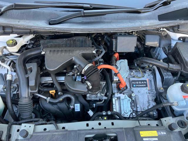 ノート オーテック　ＦＯＵＲ　ドライブレコーダー　ＥＴＣ　全周囲カメラ　ＴＶ　クリアランスソナー　アダプティブクルーズコントロール　衝突被害軽減システム　アルミホイール　オートライト　スマートキー　シートヒーター　ＣＶＴ（24枚目）