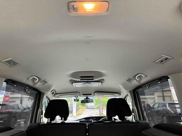 天井をじっくり見る機会は少ないですが、それだけに気になる部分ですね。車を購入する際のチェックポイントの１つです。