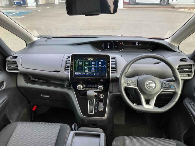セレナ ハイウェイスターＶ　４ＷＤ　ＥＴＣ　全周囲カメラ　ナビ　ＴＶ　クリアランスソナー　オートクルーズコントロール　衝突被害軽減システム　両側電動スライドドア　ＬＥＤヘッドランプ　スマートキー　アイドリングストップ（3枚目）