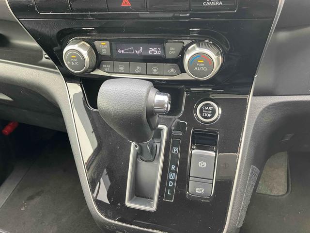 セレナ ハイウェイスターＶ　４ＷＤ　ＥＴＣ　全周囲カメラ　ナビ　ＴＶ　クリアランスソナー　オートクルーズコントロール　衝突被害軽減システム　両側電動スライドドア　ＬＥＤヘッドランプ　スマートキー　アイドリングストップ（5枚目）