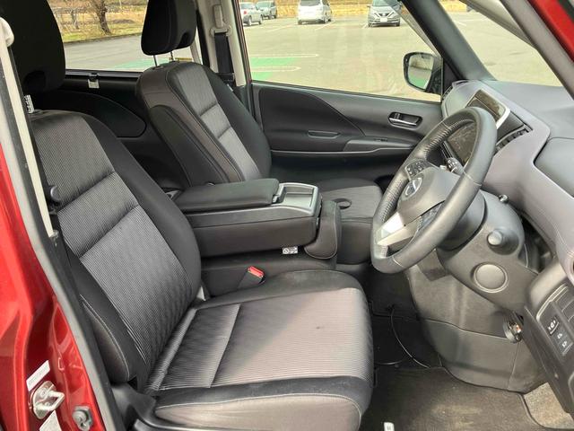 セレナ ハイウェイスターＶ　４ＷＤ　ＥＴＣ　全周囲カメラ　ナビ　ＴＶ　クリアランスソナー　オートクルーズコントロール　衝突被害軽減システム　両側電動スライドドア　ＬＥＤヘッドランプ　スマートキー　アイドリングストップ（8枚目）