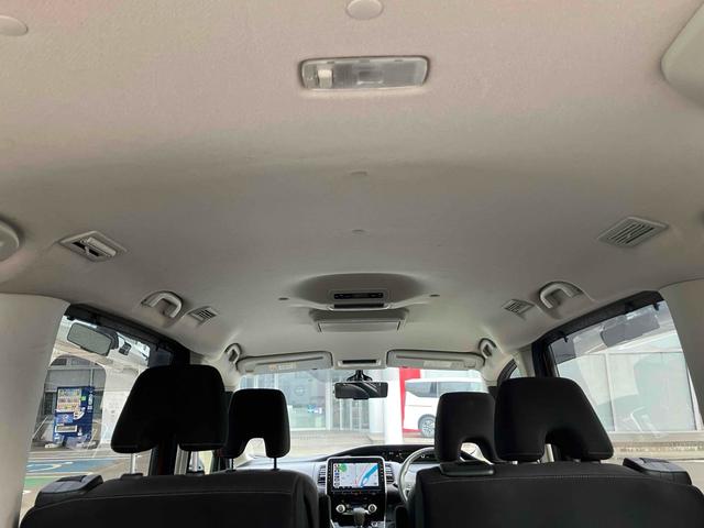 セレナ ハイウェイスターＶ　４ＷＤ　ＥＴＣ　全周囲カメラ　ナビ　ＴＶ　クリアランスソナー　オートクルーズコントロール　衝突被害軽減システム　両側電動スライドドア　ＬＥＤヘッドランプ　スマートキー　アイドリングストップ（10枚目）