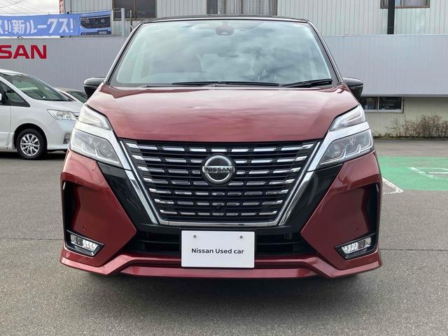 セレナ ハイウェイスターＶ　４ＷＤ　ＥＴＣ　全周囲カメラ　ナビ　ＴＶ　クリアランスソナー　オートクルーズコントロール　衝突被害軽減システム　両側電動スライドドア　ＬＥＤヘッドランプ　スマートキー　アイドリングストップ（11枚目）