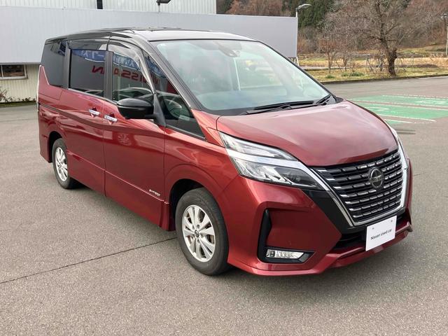 セレナ ハイウェイスターＶ　４ＷＤ　ＥＴＣ　全周囲カメラ　ナビ　ＴＶ　クリアランスソナー　オートクルーズコントロール　衝突被害軽減システム　両側電動スライドドア　ＬＥＤヘッドランプ　スマートキー　アイドリングストップ（12枚目）