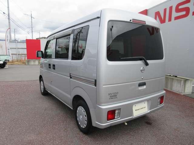 ＮＶ１００クリッパーバン ＧＸターボ　６６０　ハイルーフ　４ＷＤ　ワンオーナー　純正デッキ　ＥＴＣ　キーレス　禁煙車　パワーステアリング　エアコン　ＡＢＳ付　運転席エアバッグ　前席パワーウィンドウ（8枚目）