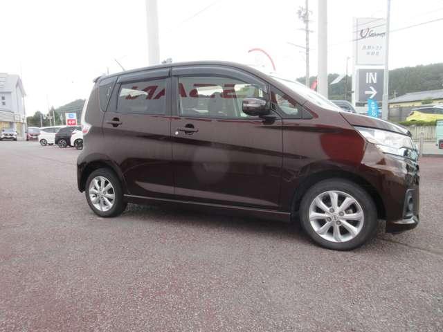 デイズ ハイウェイスター X ワンオーナー・4WD・HIDヘッドライト・フォグ・スマートキー・プッシュスタート・社外ナビ・アラウンドビューモニター・オートライト・オートエアコン・オートハイビーム・横滑り防止・シートヒーター(6枚目)