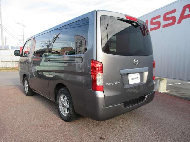 キャラバン ロングEX ワンオーナー 禁煙車使用 衝突被害軽減システム キーレスエントリー 全方位カメラ アラウンドビューモニター スマートルームミラー マニュアルエアコン パワーウインドウ 社外アルミ 横滑り防止(8枚目)