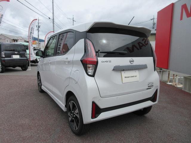 デイズ ハイウェイスターGタボアバンクロムプロパイロットED ターボ4WD・プロパイロット・純正9インチナビ・アラウンドビューモニター・LEDライト・フォグ・ETC・電動パーキング・ブレーキホールド・シートヒーター・後側方車両検知警報・後退時車両検知警報(7枚目)