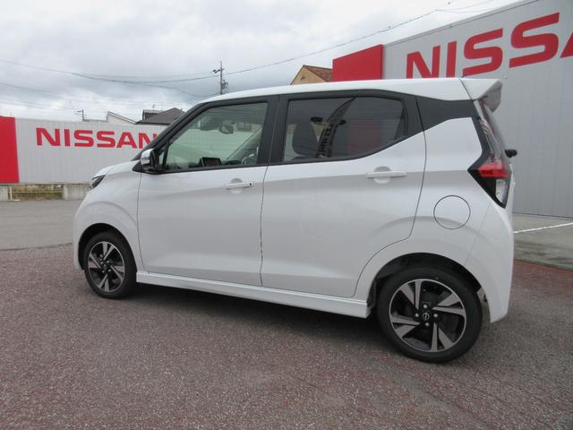 デイズ ハイウェイスターGタボアバンクロムプロパイロットED ターボ4WD・プロパイロット・純正9インチナビ・アラウンドビューモニター・LEDライト・フォグ・ETC・電動パーキング・ブレーキホールド・シートヒーター・後側方車両検知警報・後退時車両検知警報(9枚目)