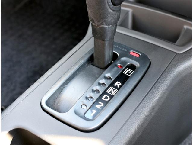 NV150AD VE 4WD メモリーナビ バックモニター エマージェンシーブレーキ 車線逸脱警報 横滑り防止装置 走行9660キロ ETC ドライブレコーダー キーレスエントリー 100V電源ソケット 電動格納ドアミラー(13枚目)