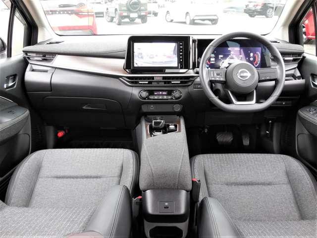 オーラ １．２　Ｇ　アラウンドビューモニター　全方位運転支援　自動（被害軽減）ブレーキ　ＬＥＤ　ＬＫＡ　サイドカメラ　ドライブレコーダー　カーテンエアバッグ　イモビライザー　アルミホイール　禁煙　インテリジェントキー　パワーウィンドウ　ワンオーナー　エアバッグ（3枚目）