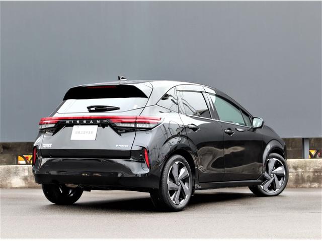 オーラ G レザーエディション コネクトナビTV BOSEサウンド プロパイロット 全方位運転支援システム アラウンドビューモニター SOSコール 前後ドライブレコーダー ETC2.0 アダプティブLEDヘッドランプ ワイヤレス充電(2枚目)