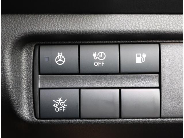 ステアリングヒーター／エマージェンシーブレーキ／踏み間違い衝突防止アシストなどの便利で安心装備！