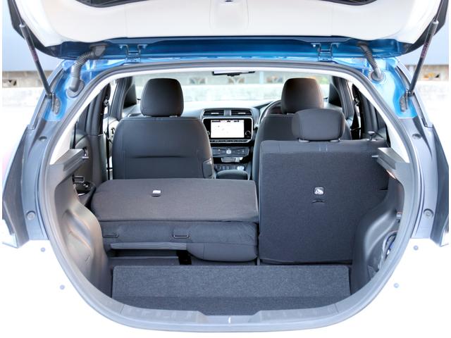 積み込みやすくて、たっぷり積めるラゲッジルーム！６：４分割で倒れます！