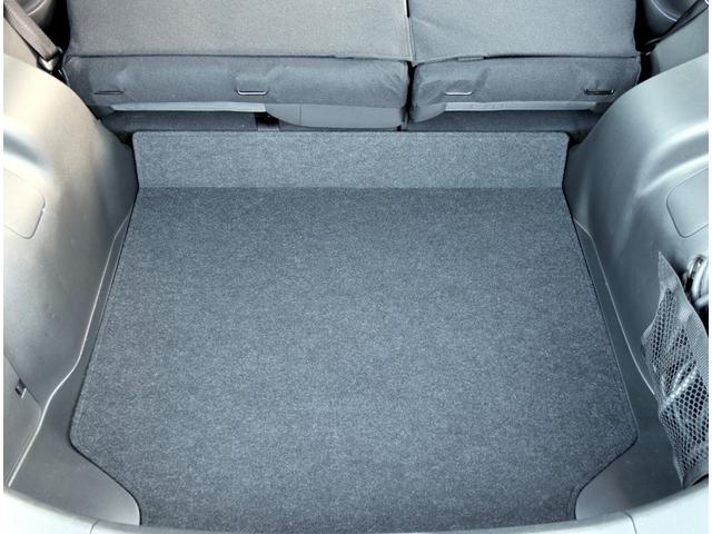 シートバックを倒すことで多彩な積載が可能です！大きな荷物も、長尺物も、高さのある物も、しっかり積めます！