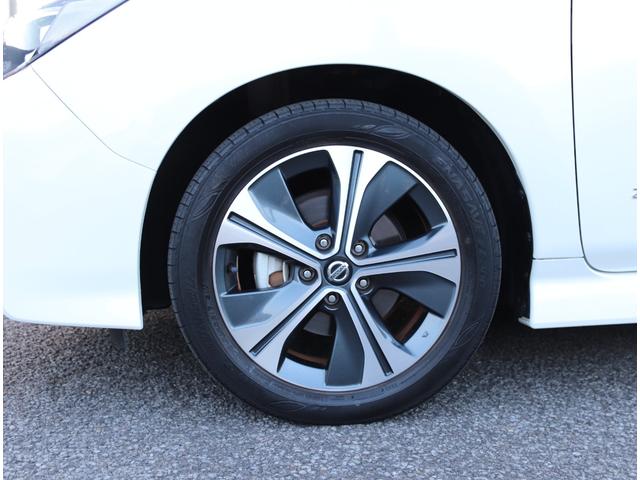 左フロント２１５／５０Ｒ１７タイヤ＆純正アルミホイール！