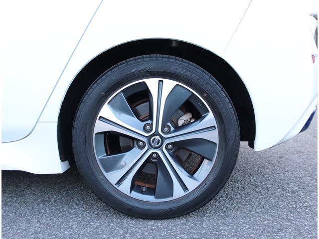 左リヤ２１５／５０Ｒ１７タイヤ＆純正アルミホイール！